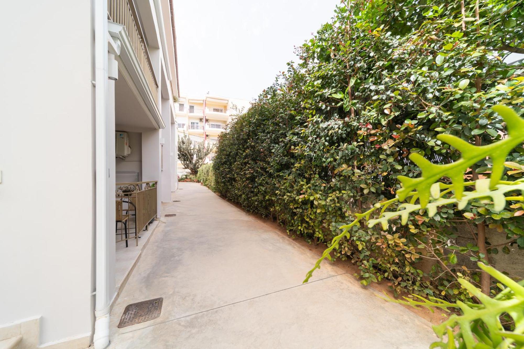 Cactus - Blooming Garden Apartment