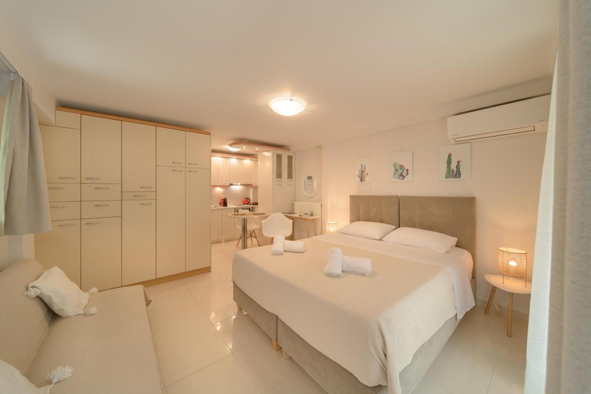 Cactus - Blooming Garden Apartment Kalamata