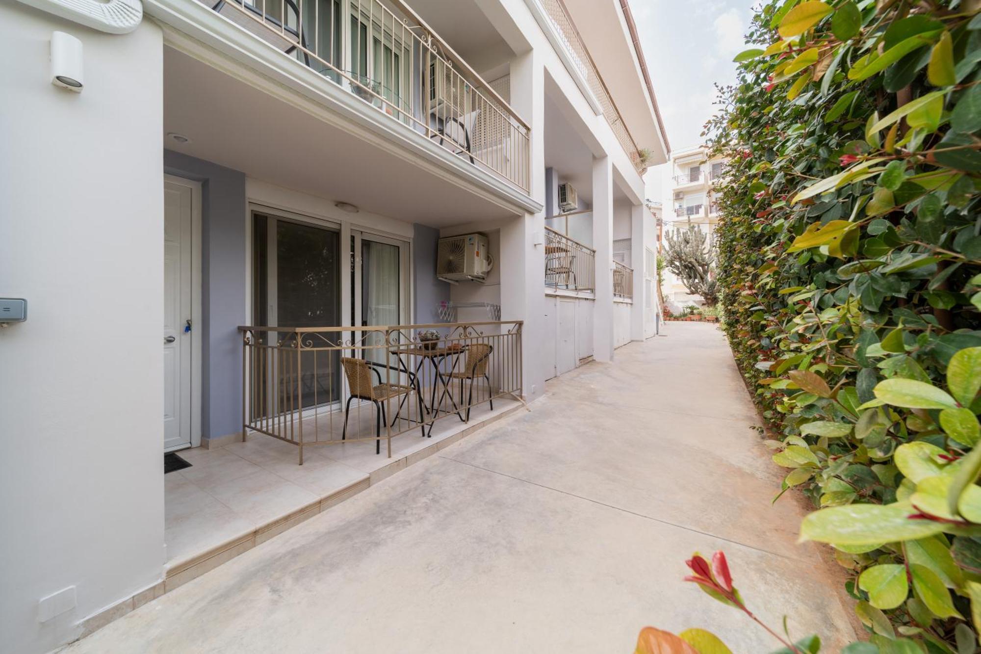 Cactus - Blooming Garden Apartment